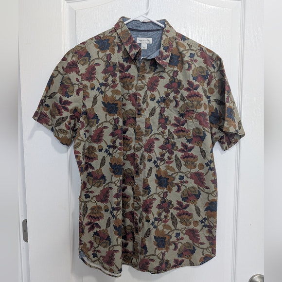 NWT Sun + Stone Rustic Khaki Floral Short Sleeves Button-Up Shirt - Picture 2 of 8